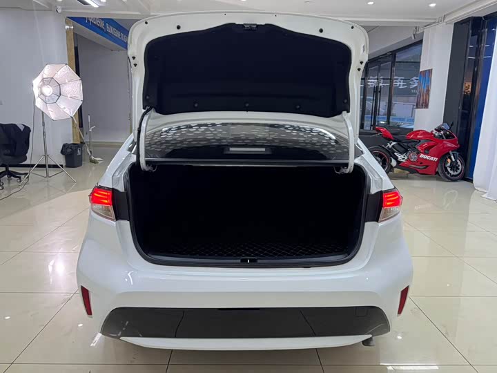 Фото 19 - Toyota Levin