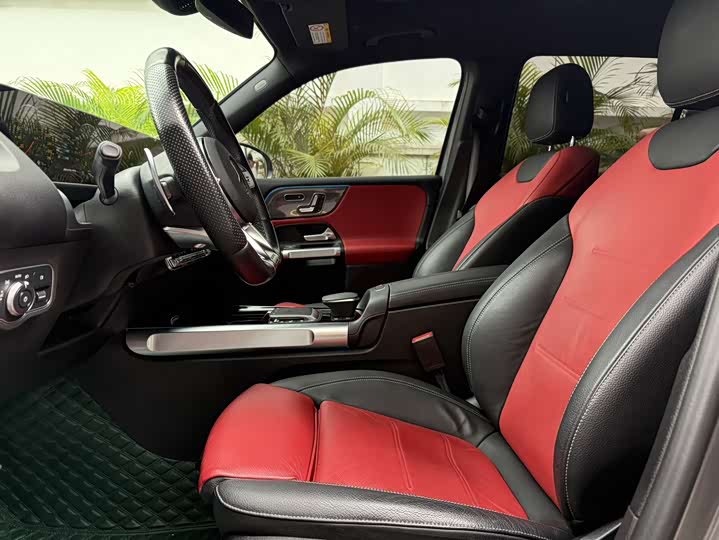 Фото 11 - Mercedes-Benz GLB-Class AMG