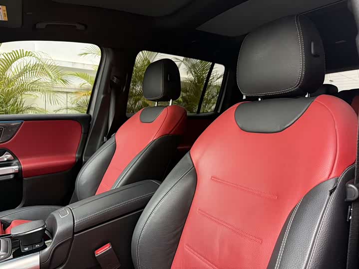 Фото 12 - Mercedes-Benz GLB-Class AMG