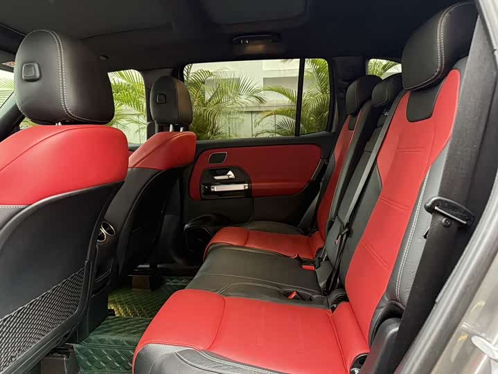 Фото 13 - Mercedes-Benz GLB-Class AMG