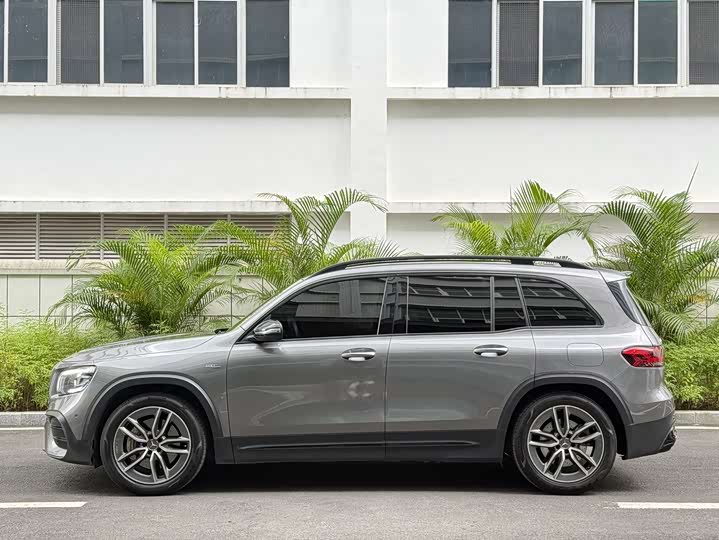 Фото 6 - Mercedes-Benz GLB-Class AMG