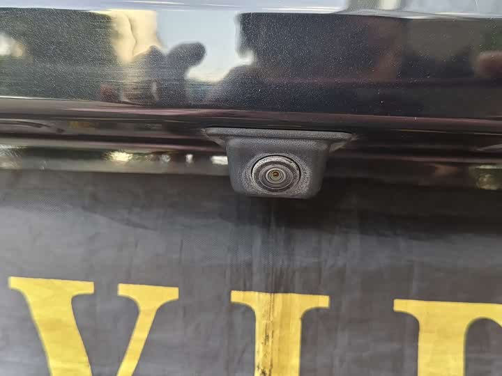 Фото 17 - Bestune B70