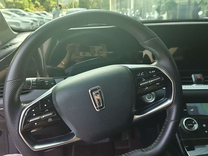 Фото 6 - Bestune B70