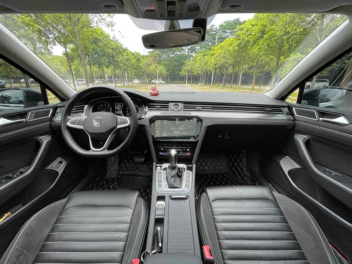 Фото 13 - Volkswagen Magotan