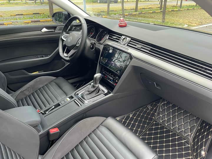 Фото 15 - Volkswagen Magotan