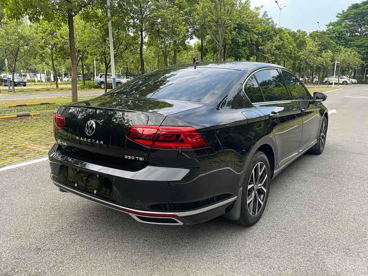 Фото 18 - Volkswagen Magotan