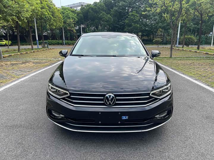 Фото 2 - Volkswagen Magotan
