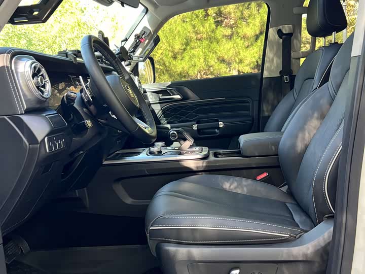 Фото 4 - Tank 300