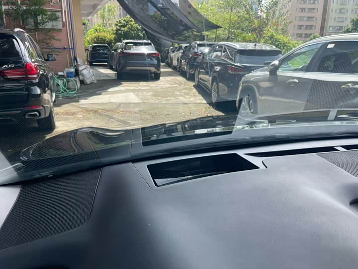 Фото 4 - Lexus RX