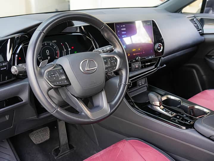 Фото 7 - Lexus NX