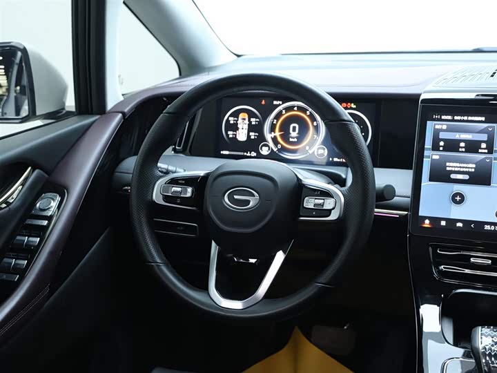 Фото 14 - GAC Trumpchi M8