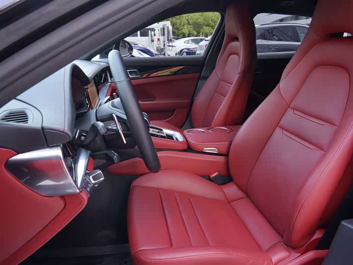 Фото 14 - Porsche Panamera