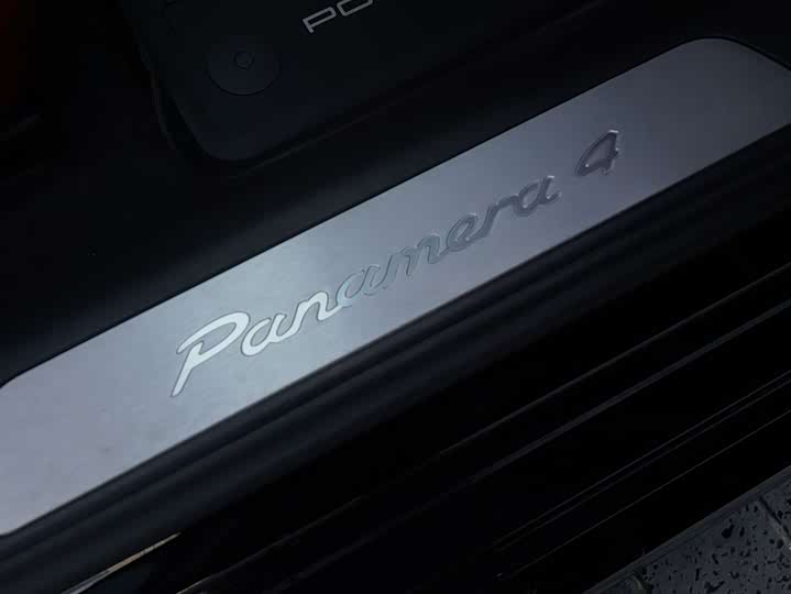 Фото 15 - Porsche Panamera