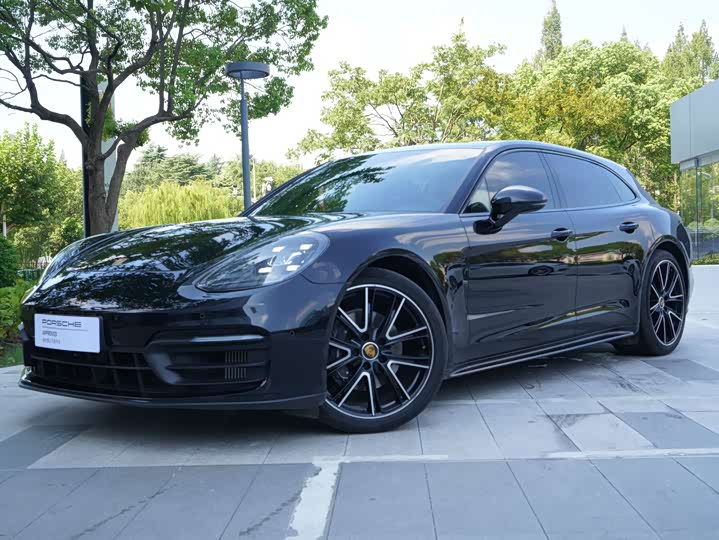 Фото 2 - Porsche Panamera