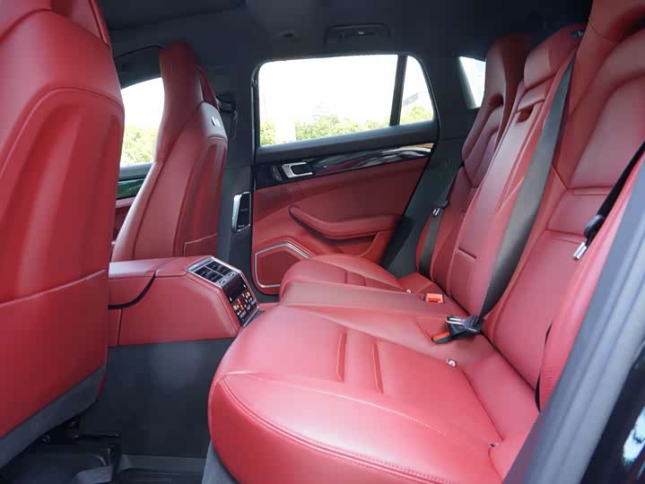 Фото 8 - Porsche Panamera