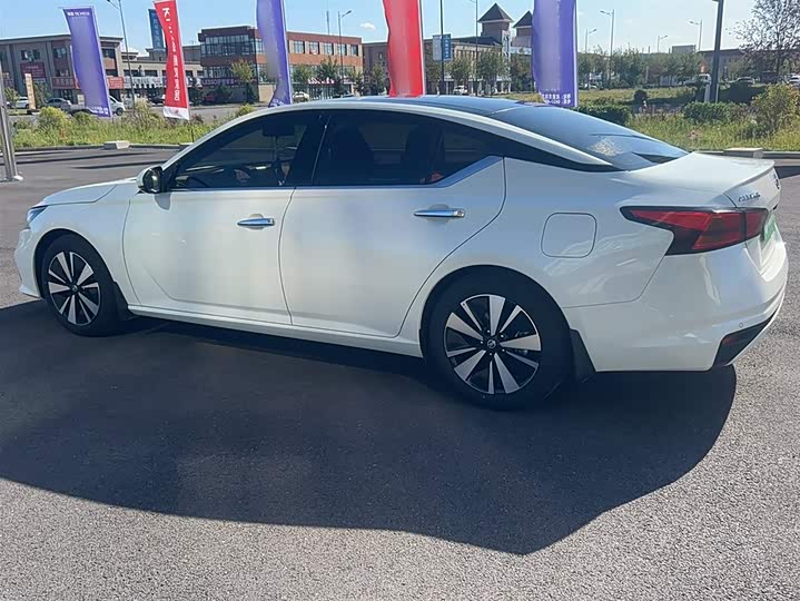 Фото 11 - Nissan Teana