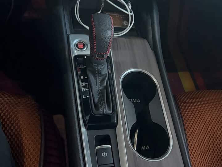 Фото 8 - Nissan Teana