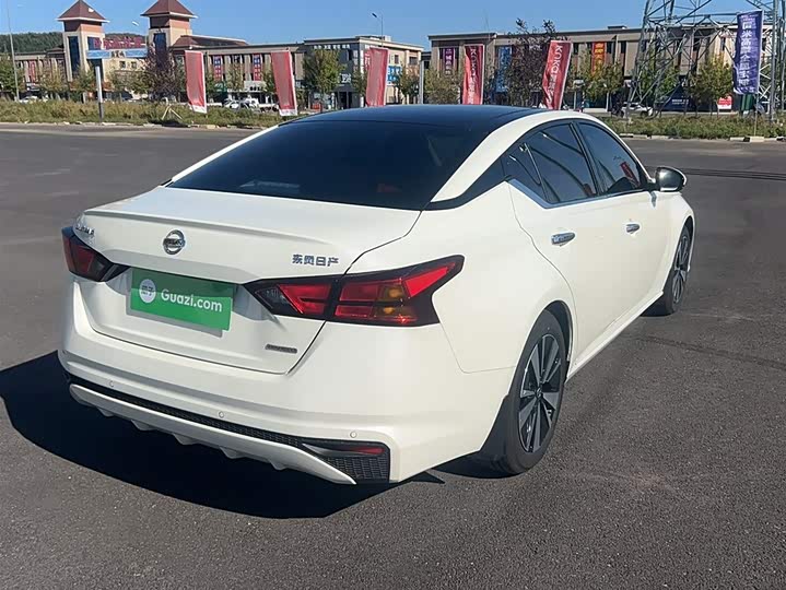 Фото 9 - Nissan Teana