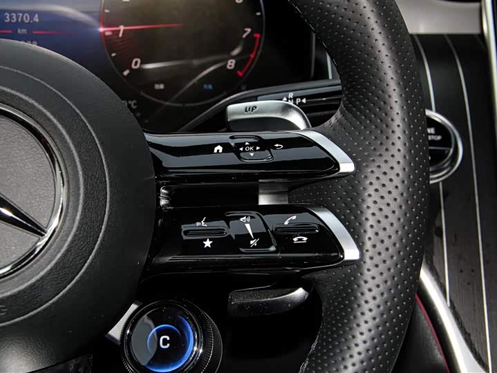 Фото 28 - Mercedes-Benz GLC-Class AMG