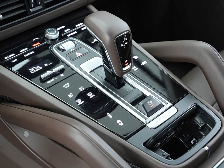 Фото 11 - Porsche Cayenne