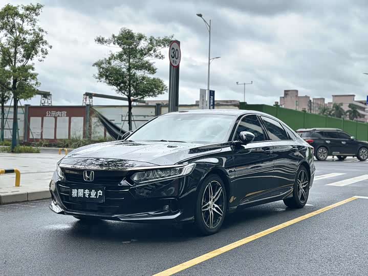 Фото 1 - Honda Accord