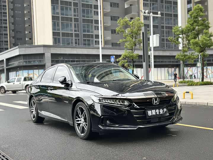 Фото 2 - Honda Accord