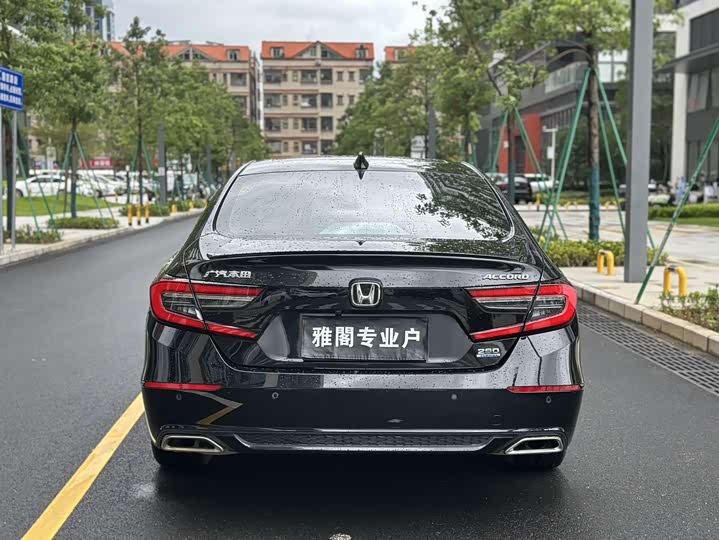 Фото 6 - Honda Accord