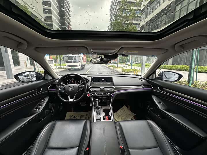 Фото 9 - Honda Accord