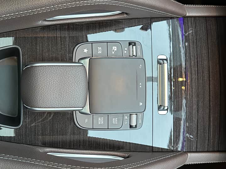 Фото 11 - Mercedes-Benz GLE-Class