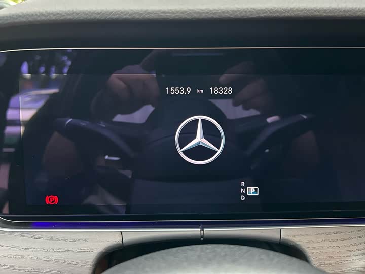 Фото 14 - Mercedes-Benz E-Class