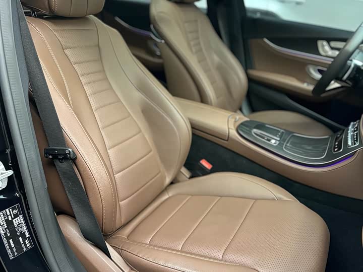 Фото 23 - Mercedes-Benz E-Class