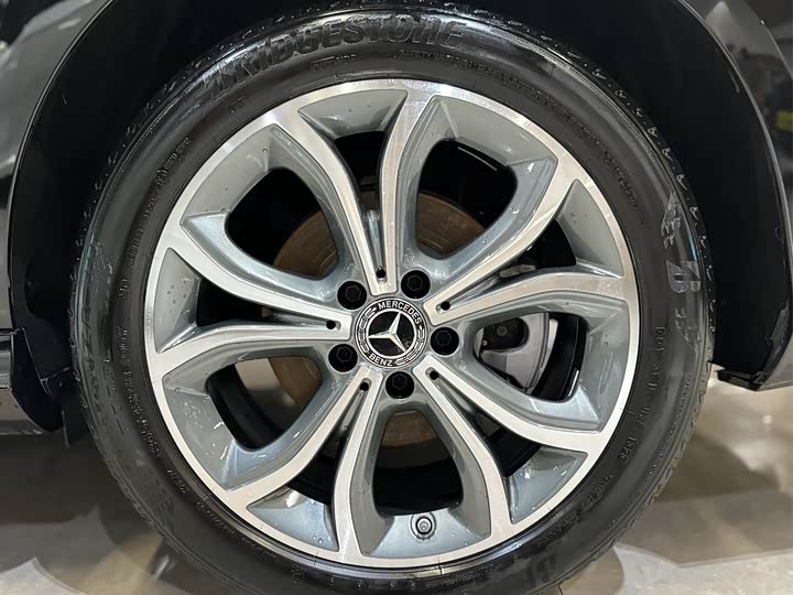 Фото 31 - Mercedes-Benz E-Class