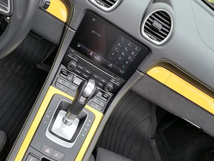 Фото 2 - Porsche 718