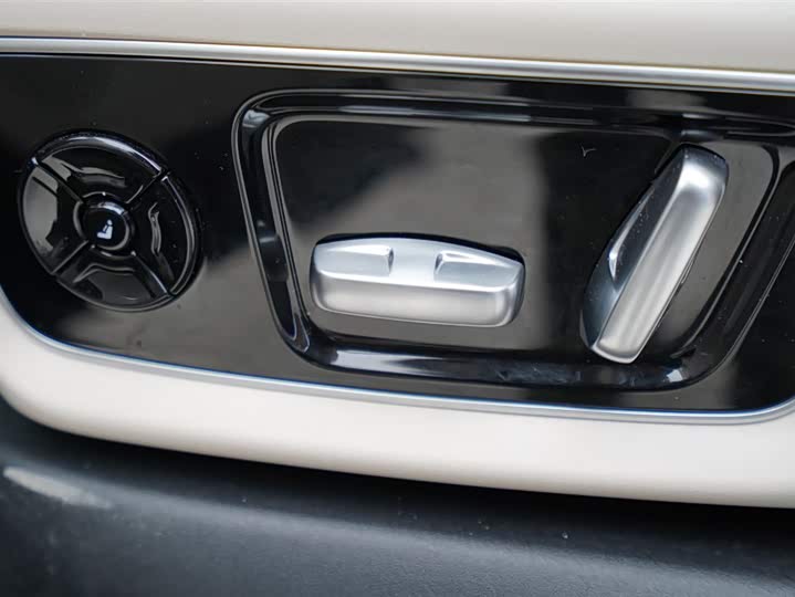 Фото 6 - LiXiang L7