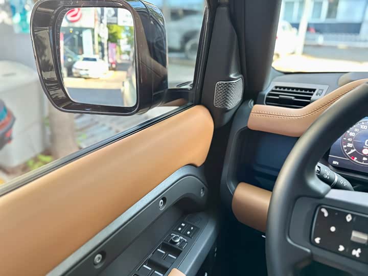 Фото 32 - Land Rover Defender