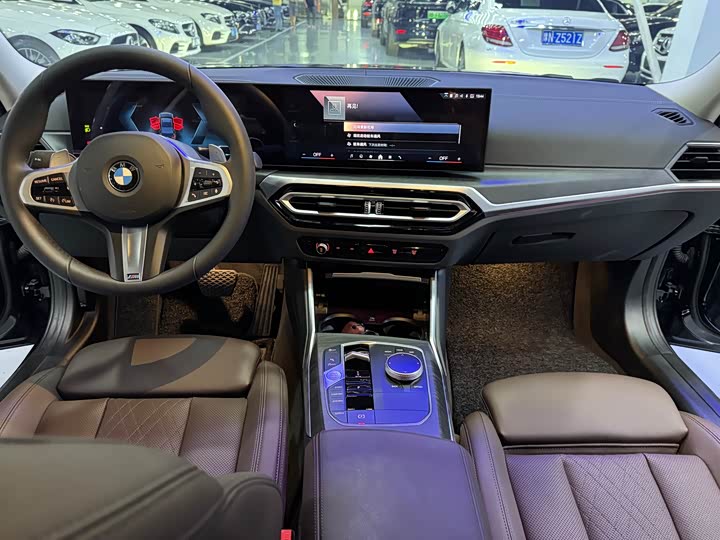 Фото 10 - BMW 3 Series