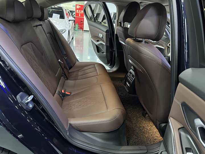 Фото 14 - BMW 3 Series