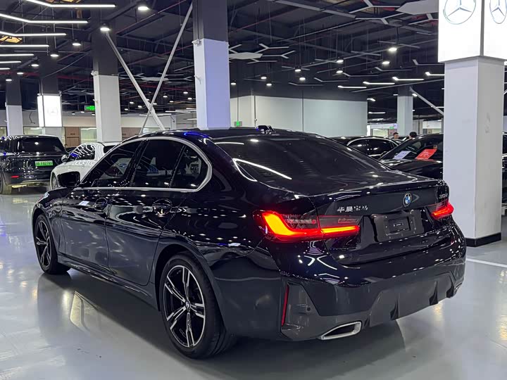 Фото 17 - BMW 3 Series