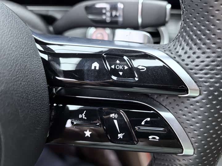 Фото 10 - Mercedes-Benz E-Class