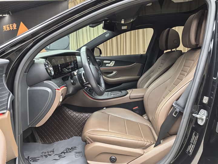 Фото 5 - Mercedes-Benz E-Class