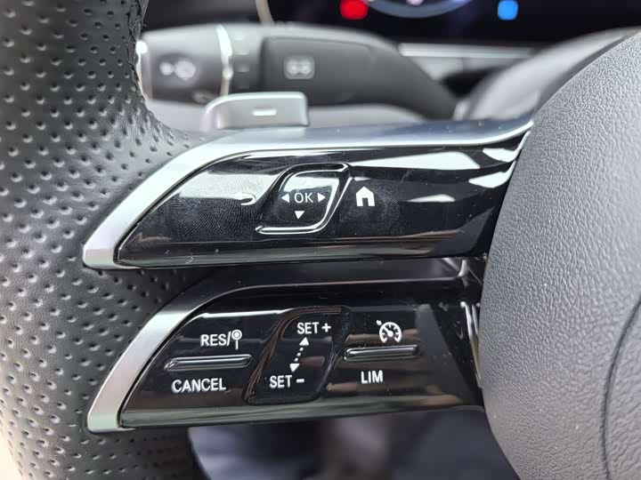 Фото 9 - Mercedes-Benz E-Class