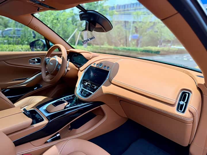 Фото 5 - Aston Martin DBX