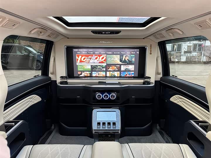 Фото 14 - GAC Trumpchi M8