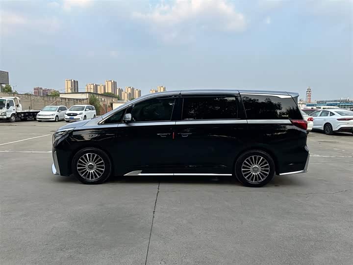Фото 7 - GAC Trumpchi M8