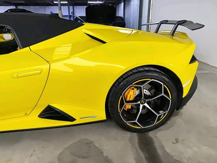 Фото 11 - Lamborghini Huracán