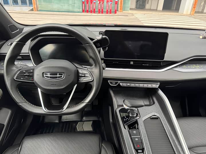 Фото 8 - Geely Preface