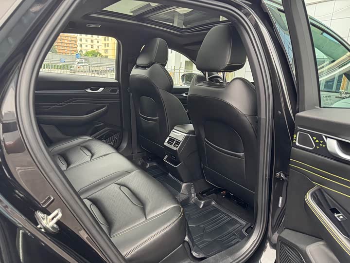 Фото 9 - Geely Preface