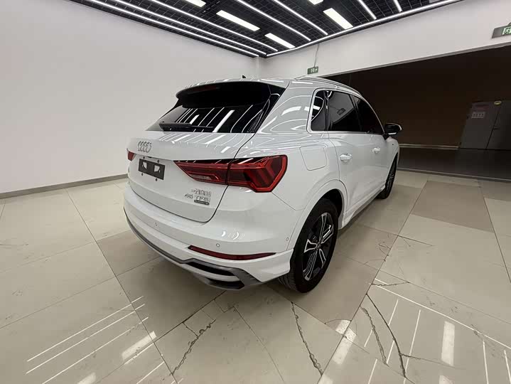 Фото 6 - Audi Q3