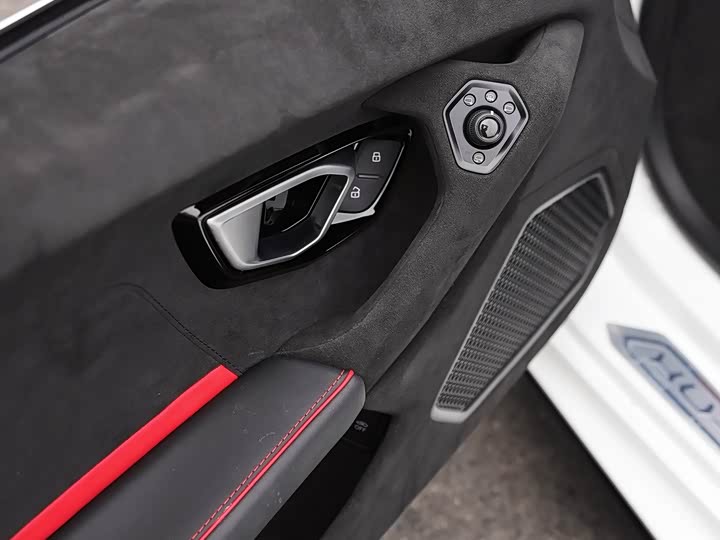 Фото 16 - Lamborghini Huracán