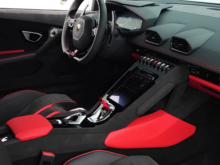 Фото 18 - Lamborghini Huracán